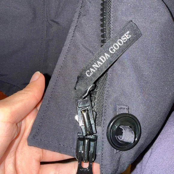 Canada Goose Black Quilted Jacket - Picture 7 of 12